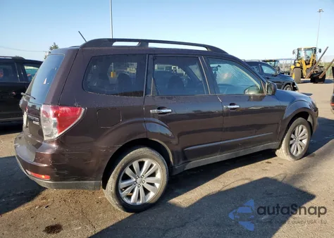 2013 Subaru Forester 2.5X Premium из США, поврежденный, VIN JF2SHADC0DH409703